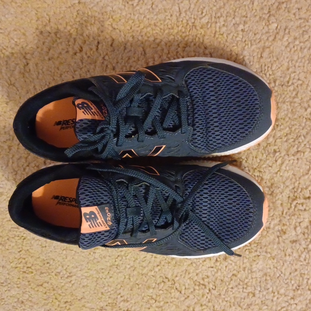 New Balance running shoes size 9.5